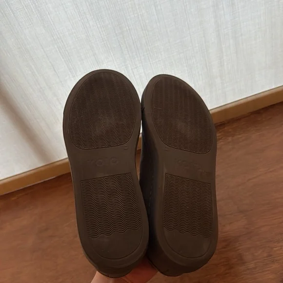 Koio dark gray sneakers worn once - Picture 3 of 4